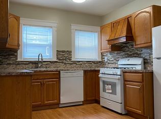 9 Rowe St #1, Roslindale, MA 02131