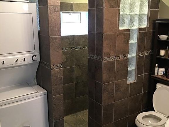 5th image of 182 Colvin Ave APT 1