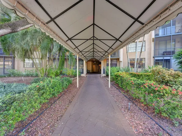 3800 N Hills Drive #317, Hollywood, FL 33021