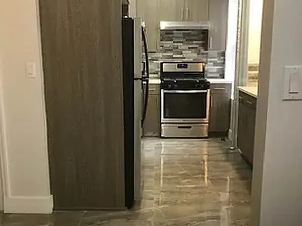 2110 Westbury Court image 6 of 15