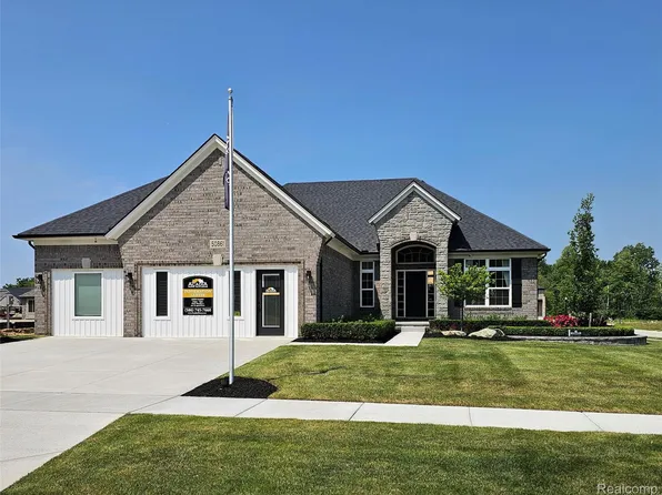 54765 Palomino Dr, Utica, MI 48315