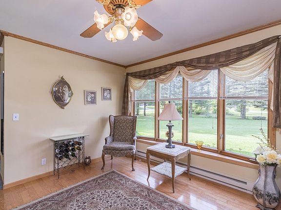 4th image of 7578 Bavarian Ln