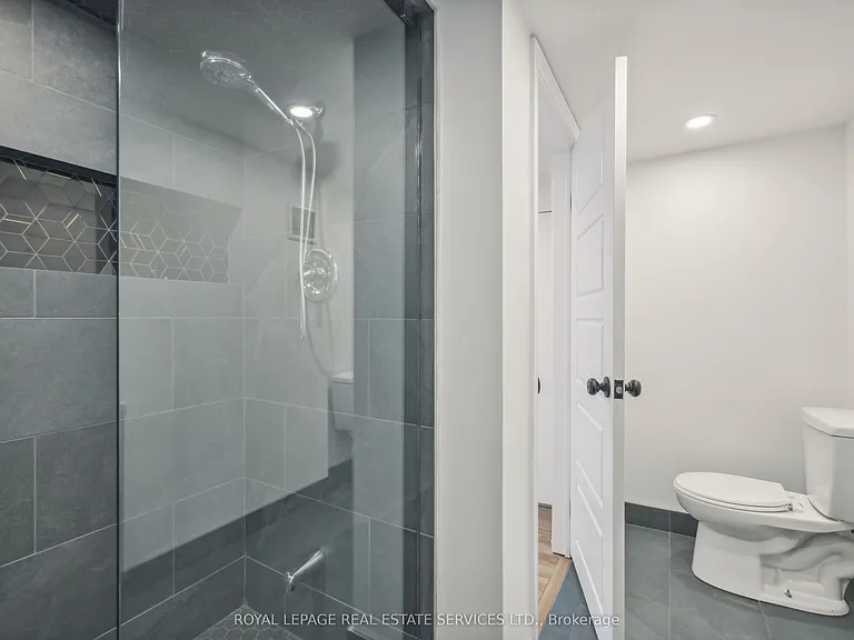 21 Holbrooke Ave — Photo 27