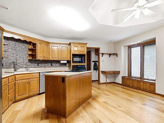 4th image of 6024 SW 40th Ter
