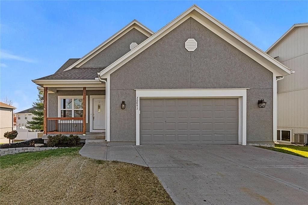 ぽんず　House on the hill 20893 W 225th St, Spring Hill, KS 66083 | Zillow