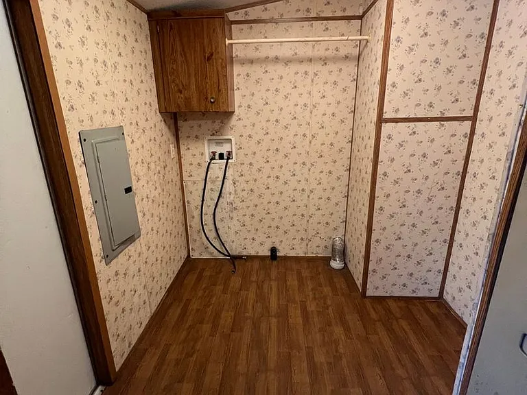 103 Thompson Rd — Photo 10