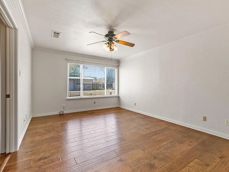12869 FM 1385 — Photo 15