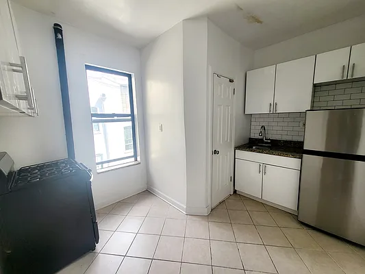 Rented by Douglas Elliman | media 10