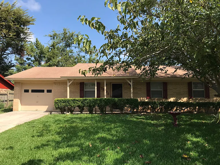 1501 Natalie Dr — Photo 2