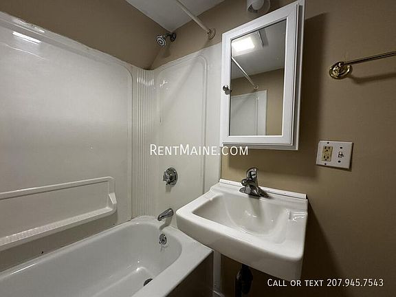 5th image of 26 Waterville Rd APT 3
