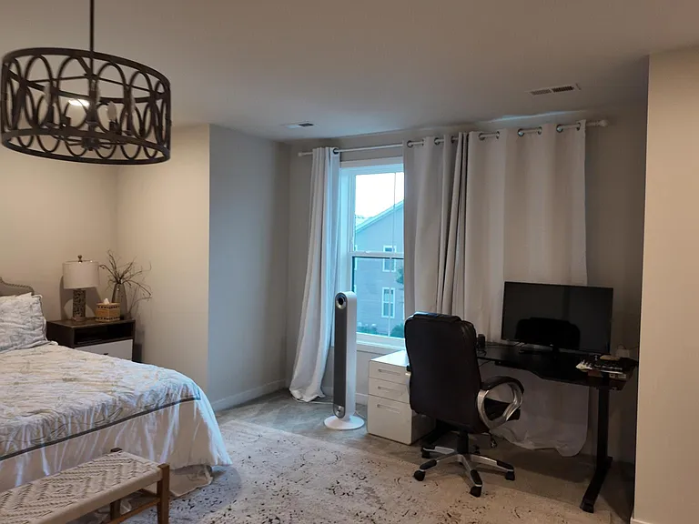 148 Kennedy Dr — Photo 17