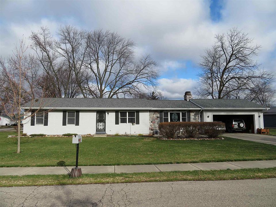 1st image of 903 E Douglas St