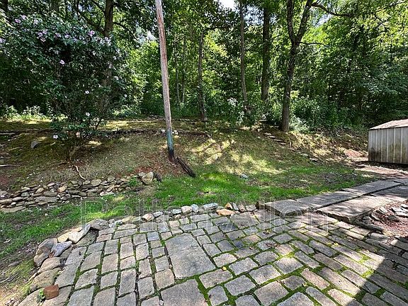 4th image of 267 Davis Creek Rd