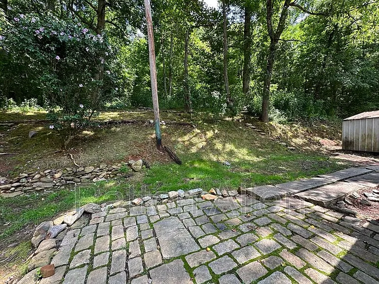 267 Davis Creek Rd — Photo 4
