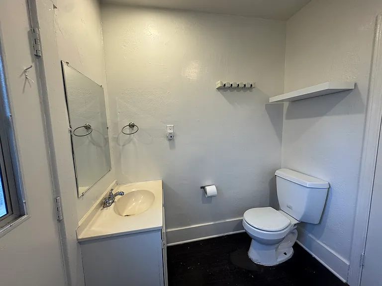 849 N West Knoll Dr — Photo 32