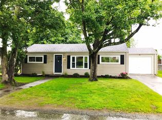 40 Colonial Ave, Tiverton, RI 02878