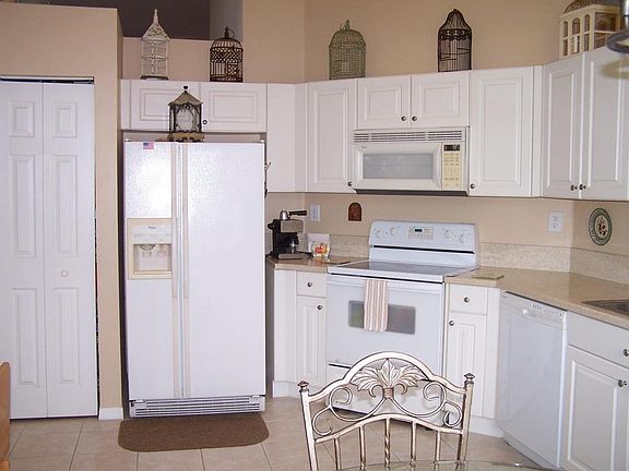 2nd image of 7451 S Aragon Blvd Unit 6