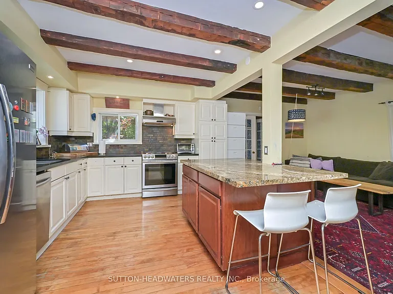 14427 Creditview Rd — Photo 2