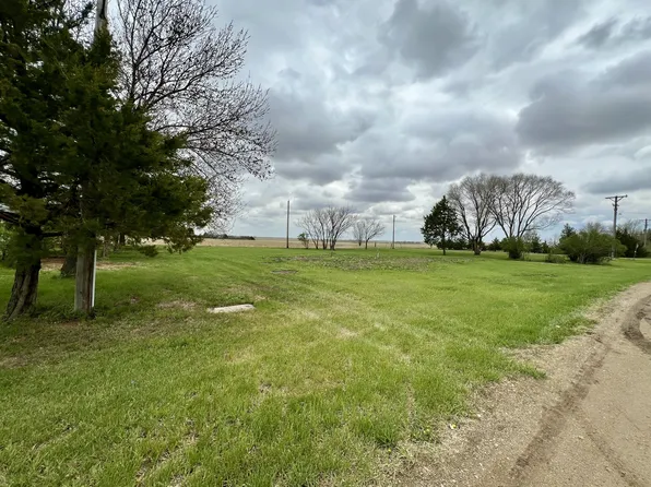 712 N Ree St, Blunt, SD 57522