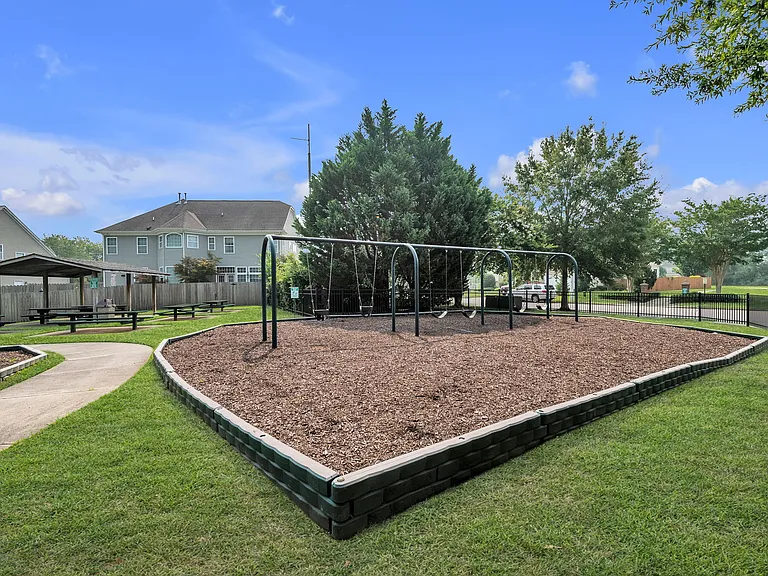 2404 Caitlan Loch Ln — Photo 48