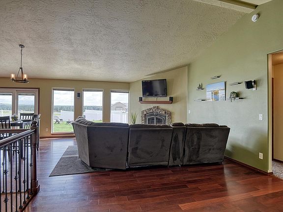5th image of 1006 E Tara Lee Ave