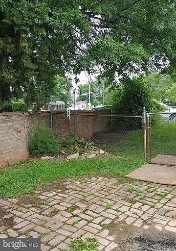 2nd image of 1300 Gatwick Rd