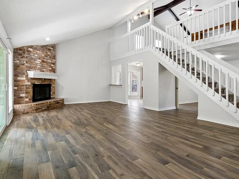 6915 La Mirada Dr — Photo 9