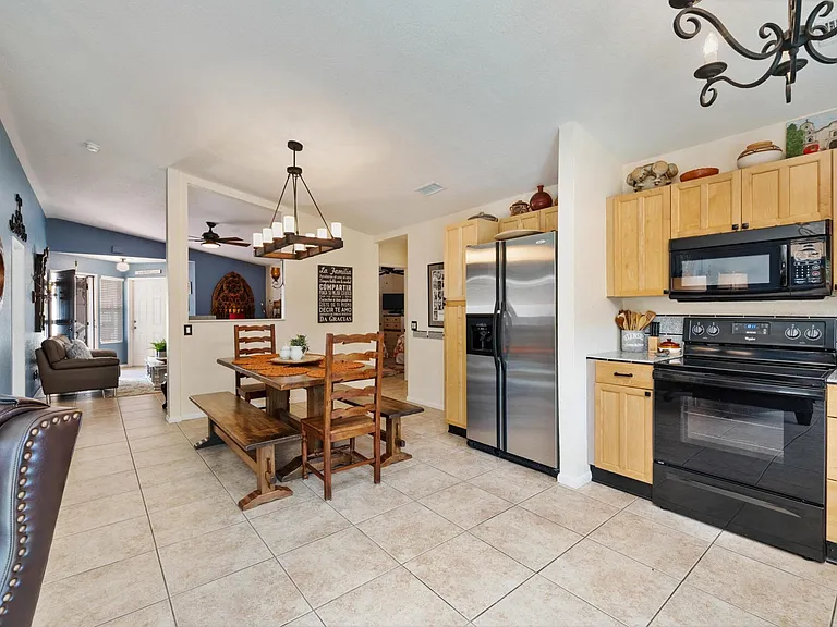 53390 Avenida Navarro — Photo 19