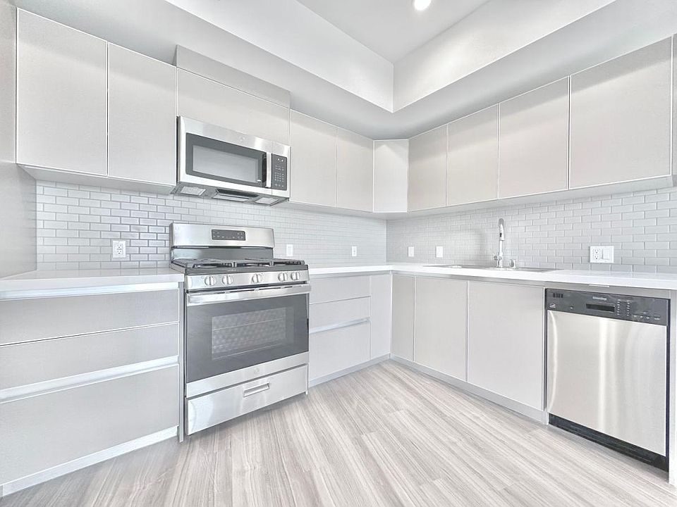 1st image of 838 S La Brea Ave #Penthouse 606