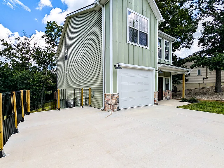 4 McHugh Ln — Photo 4