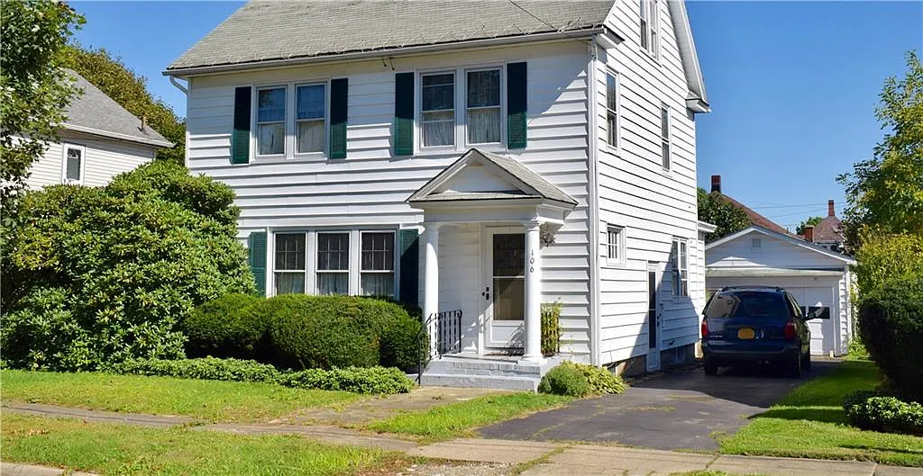 106 Sturges St photo 1