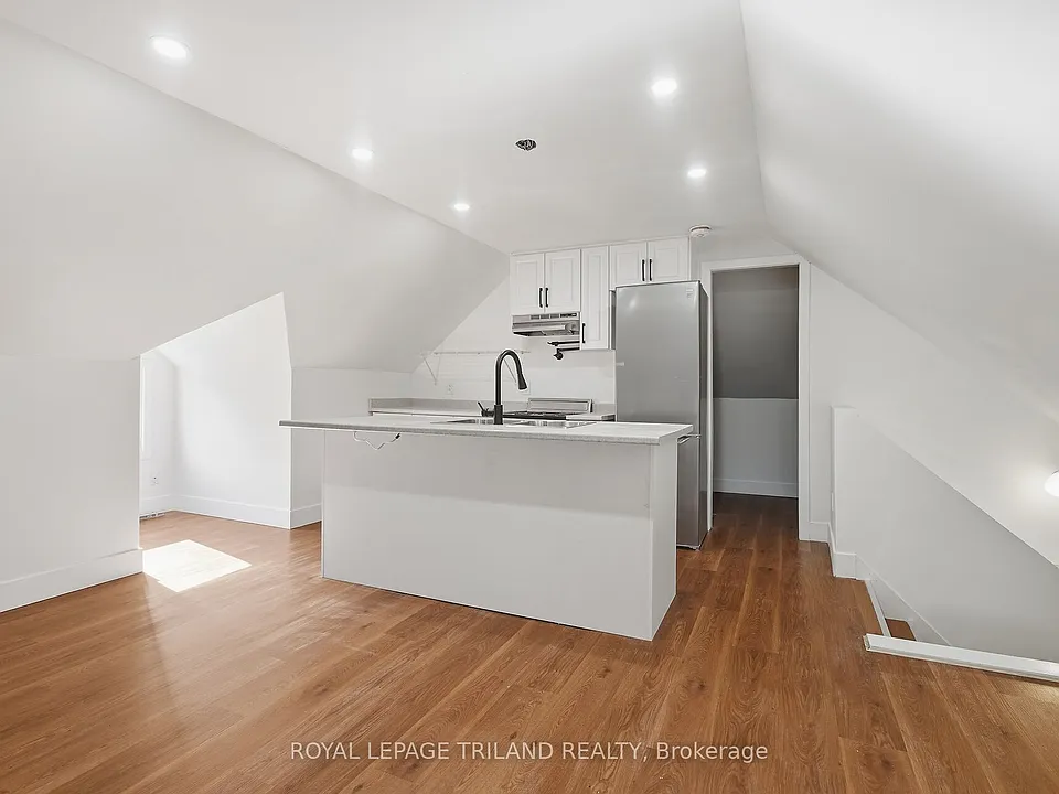 22 Mitchell St #1