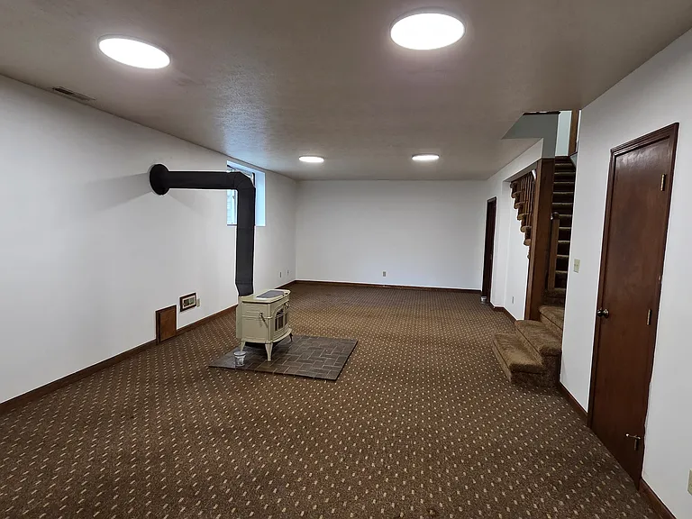 3992 Villa Dr — Photo 12