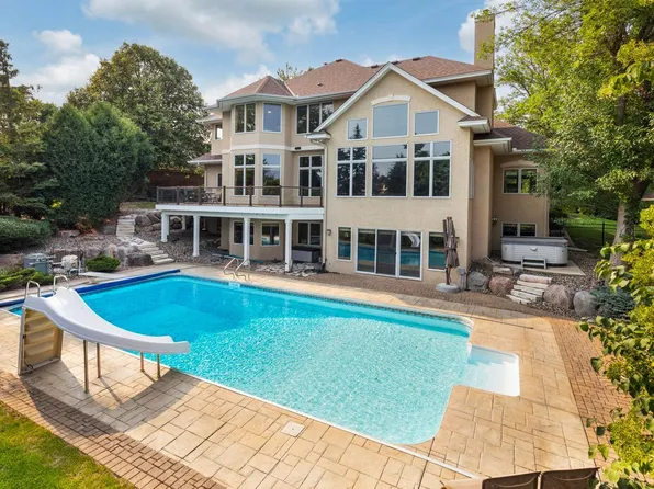 7602 S Bay Cir, Bloomington, MN 55438