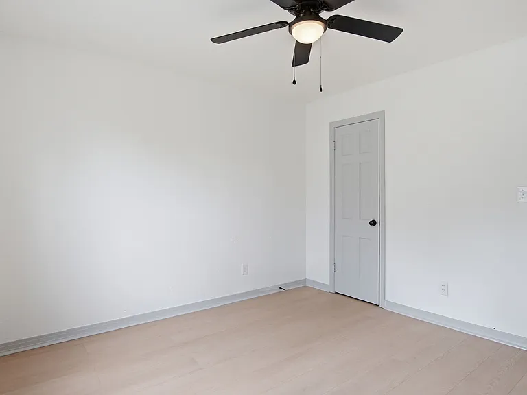 1305 Bellevidere Dr — Photo 17