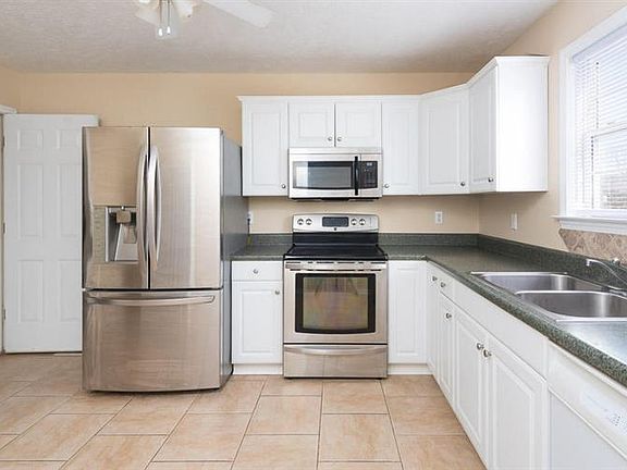 4th image of 2542 Kenilworth Ln