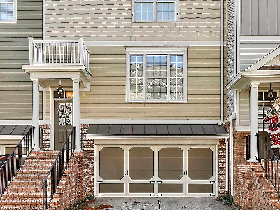1st image of 205 Lexington Vlg