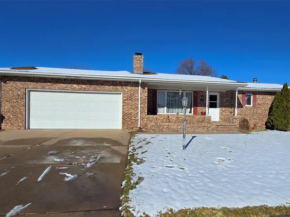 1300 W Brier St, Dodge City, KS 67801