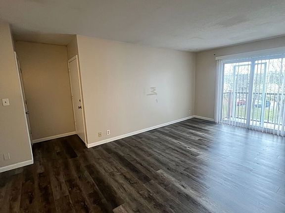 2nd image of 3416 Balboa Ln