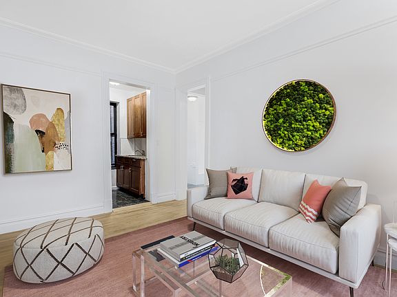 2nd image of 309 W 99th St APT 7D