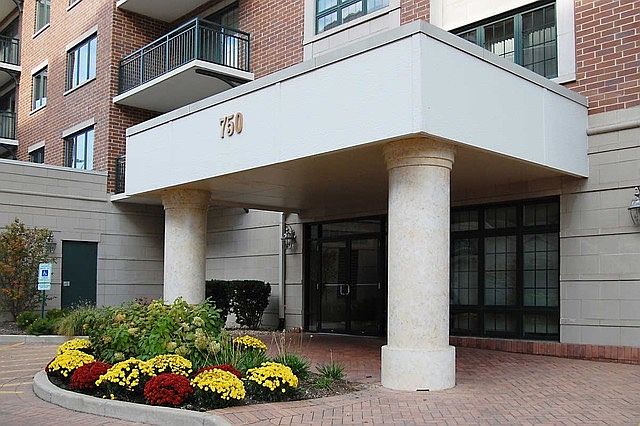 1st image of 750 Pearson St #1-612