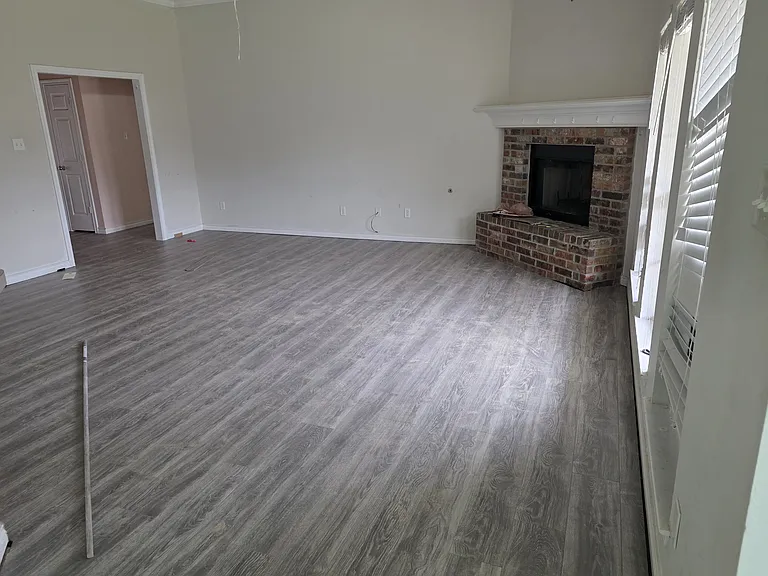 1307 Mullins Loop N — Photo 5
