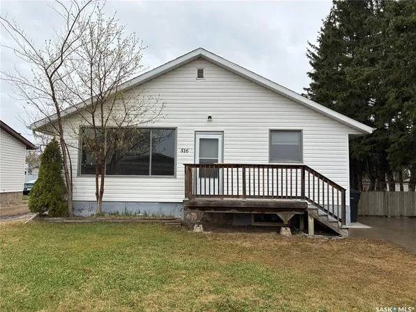 516 3rd STREET W, Meadow Lake, SK S9X 1H1