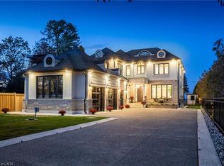7 Campview Rd, Hamilton, ON L8E 5E2