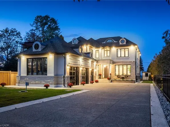 7 Campview Rd, Hamilton, ON L8E 5E2