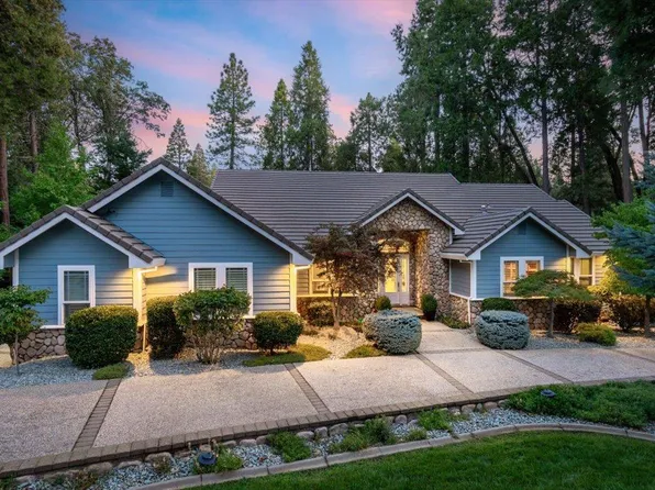 12985 Somerset Dr, Grass Valley, CA 95945