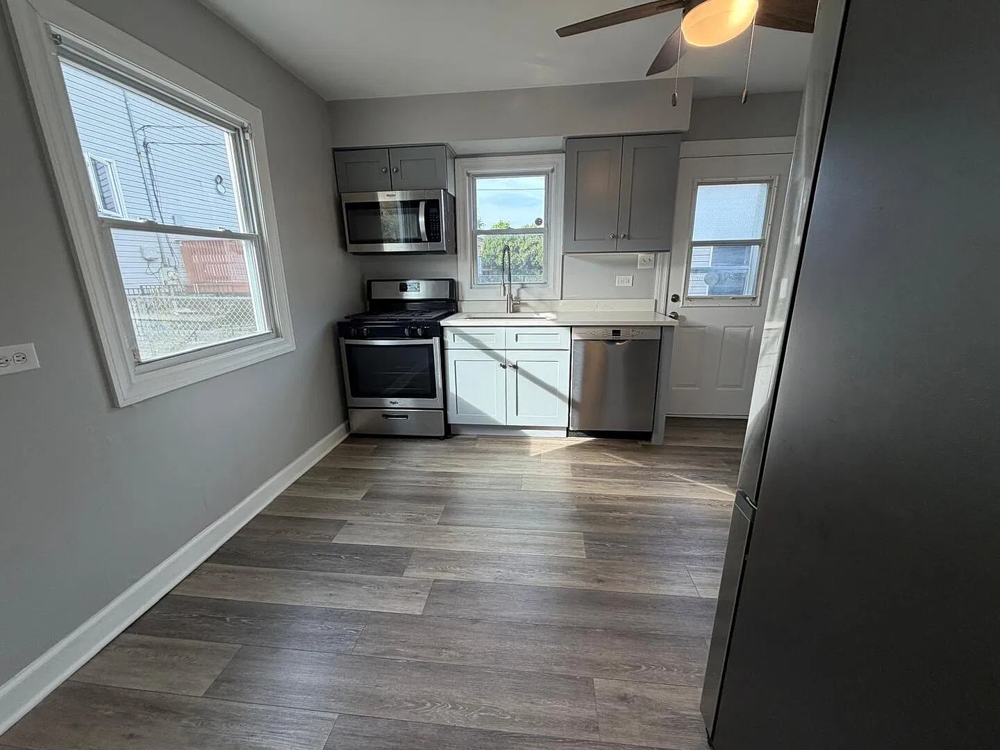 2 bed, 1000 sqft, $2,195 — Photo 4