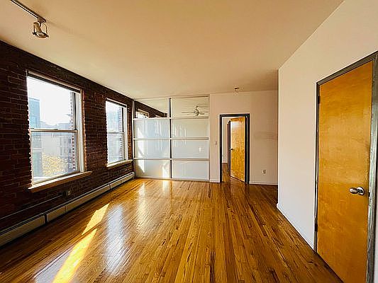 5th image of 425 Keap St APT 6B