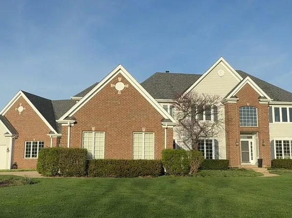 4N918 W Woods Dr, St Charles, IL 60175