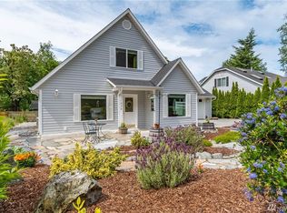 1236 Dewey Dr, Coupeville, WA 98239